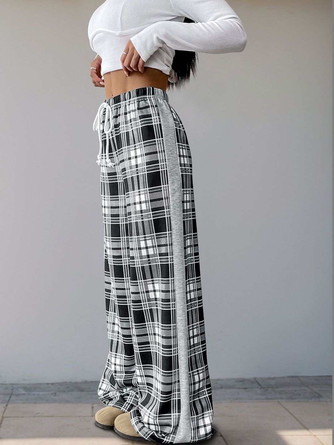 Women Checked Loose Fit Trousers