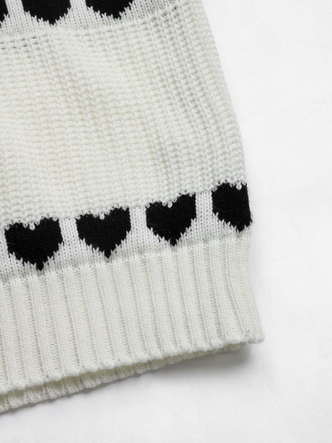 Women's White Printed Pullover Blend Regular Fit