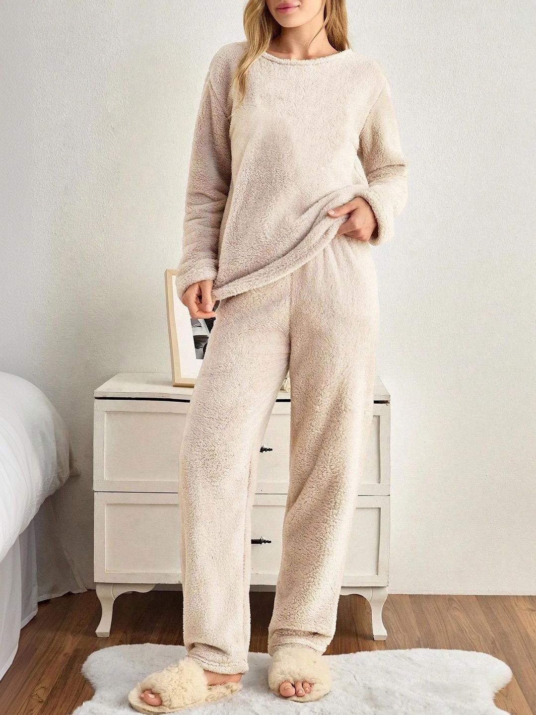Round Neck Long Sleeves Night Suit