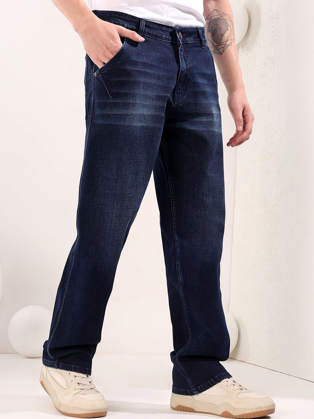 Men Regular Fit Mid-Rise Light Fade Jeans