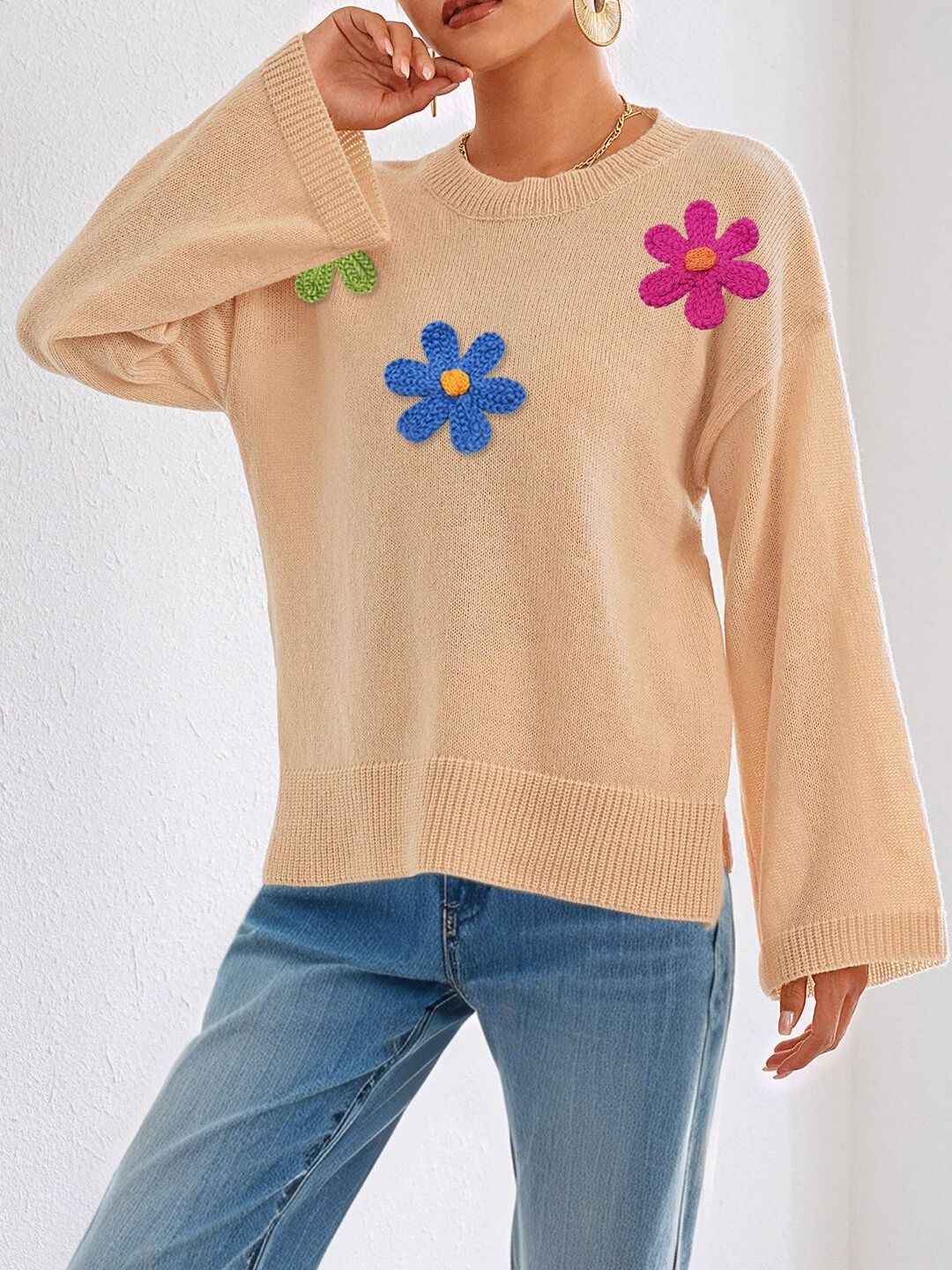 Women Colourblocked Pullover with Applique Detail