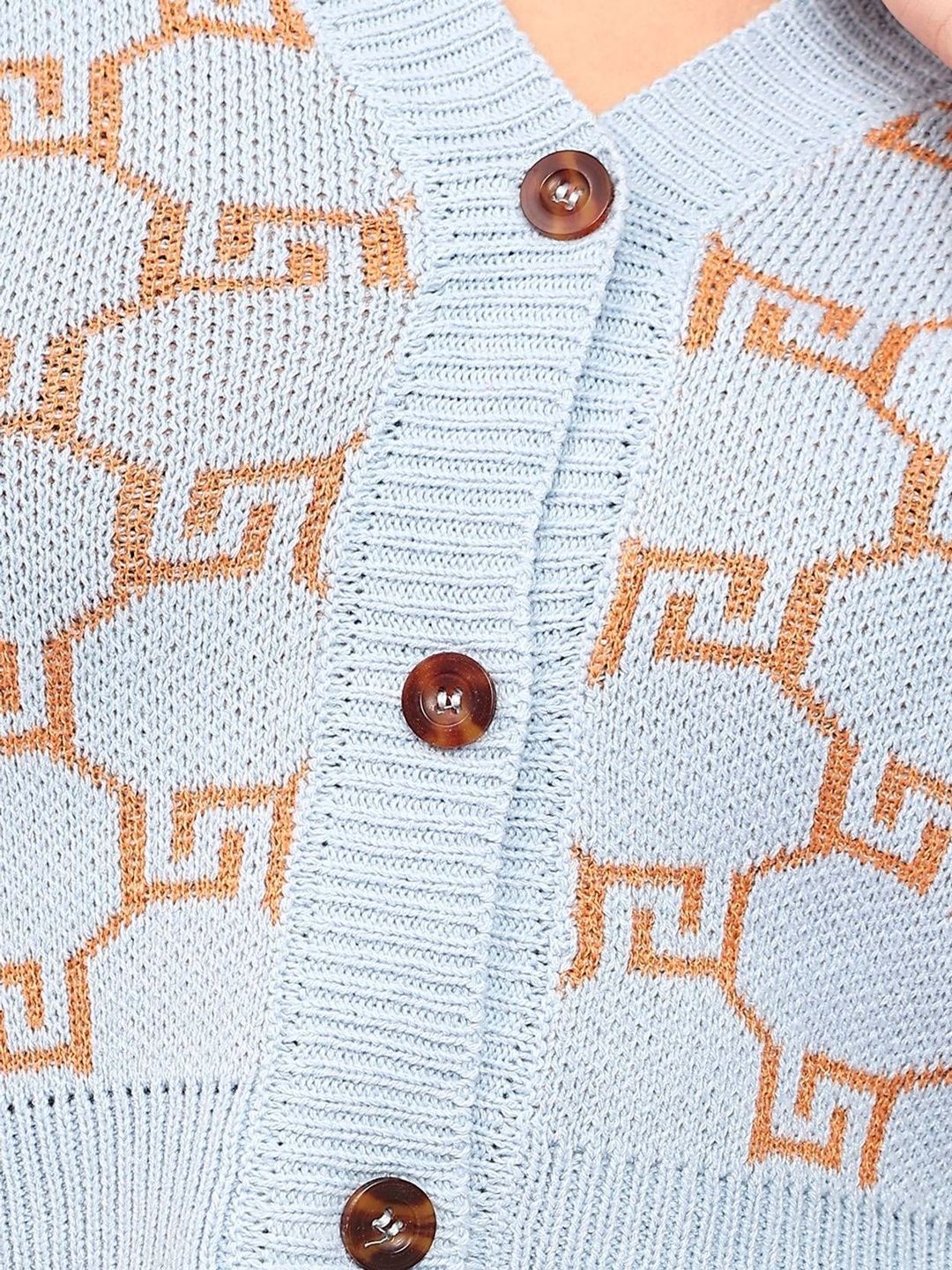 Women Printed Woollen Crop Cardigan