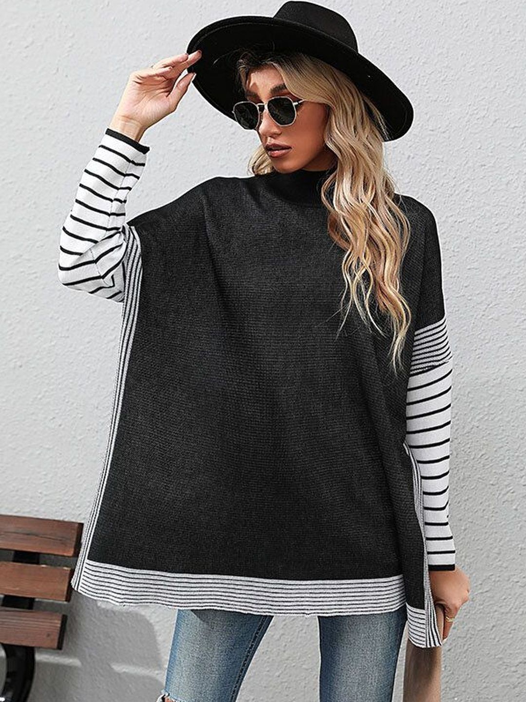 Women's Black Colourblocked Pullover Blend Printed