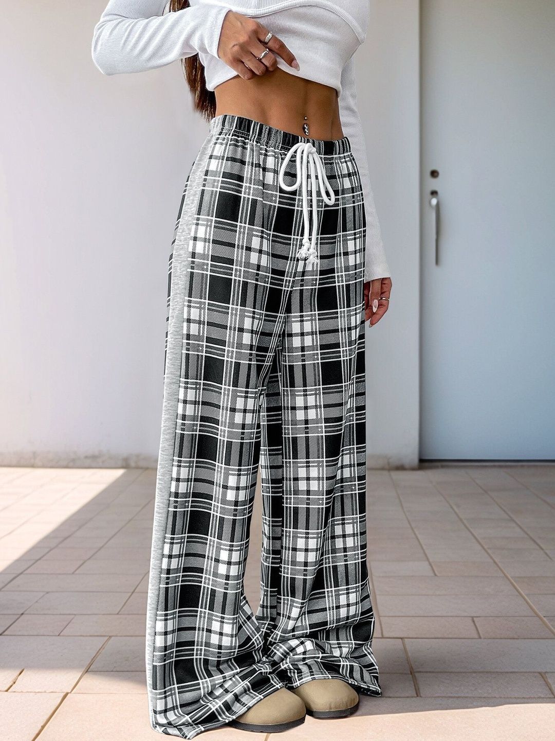 Women Checked Loose Fit Trousers
