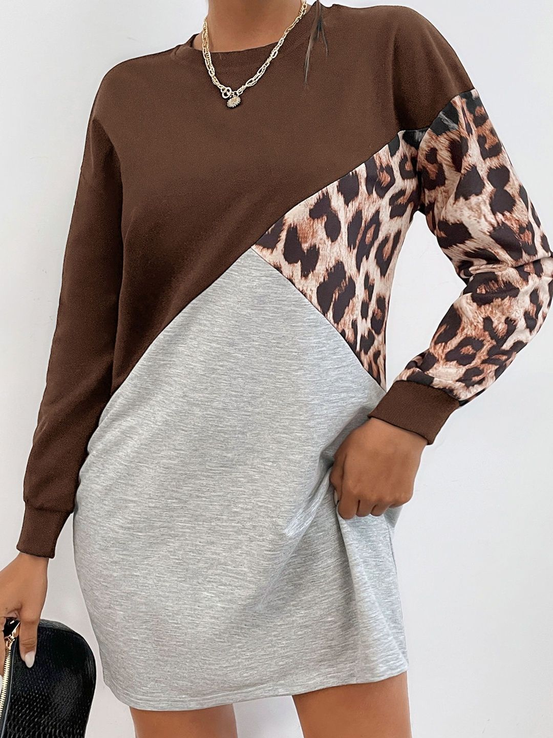 Women Colourblocked Sweatshirt
