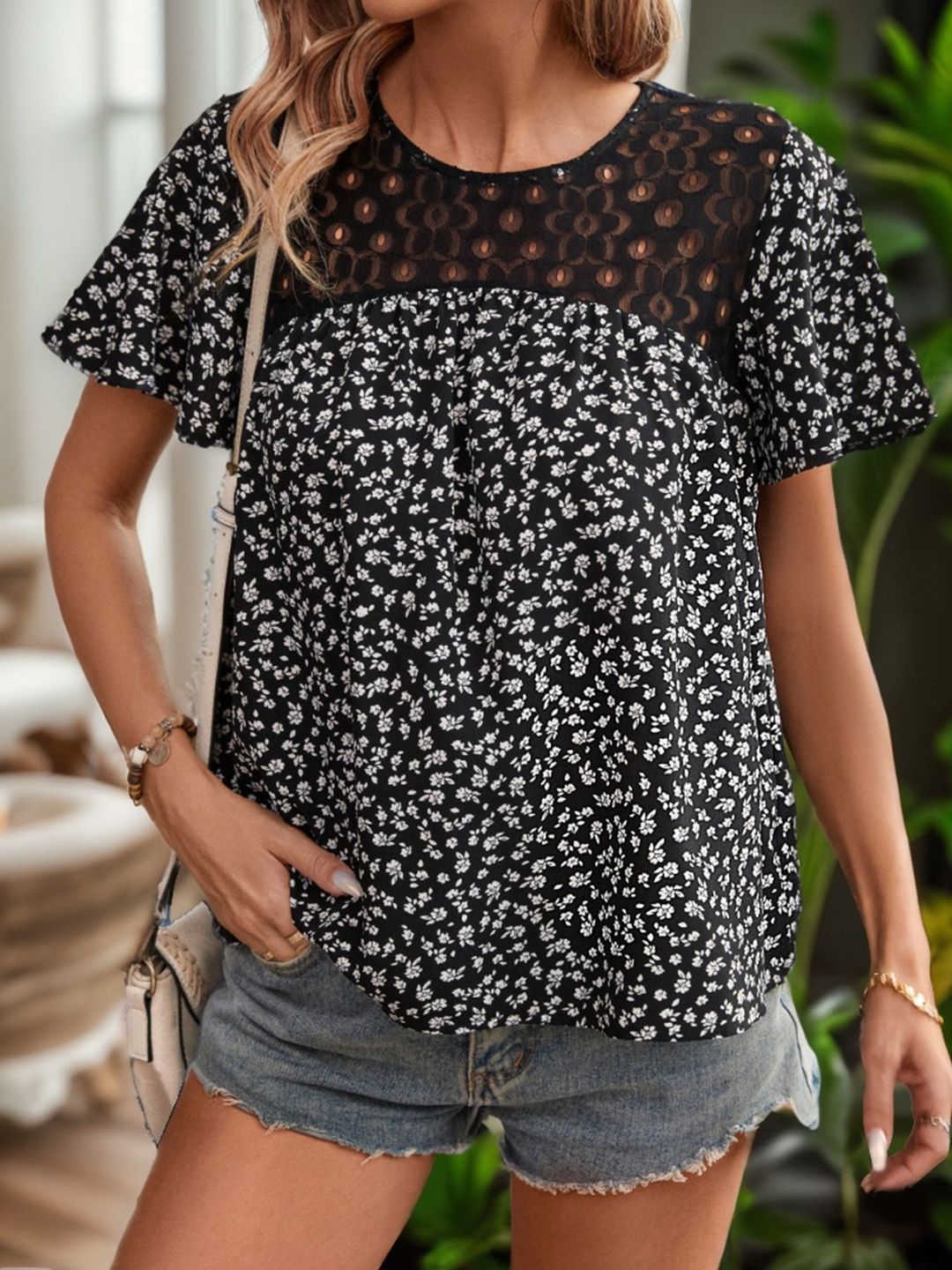 Floral Print Top in Black polyester - Nowi Korean Fashion