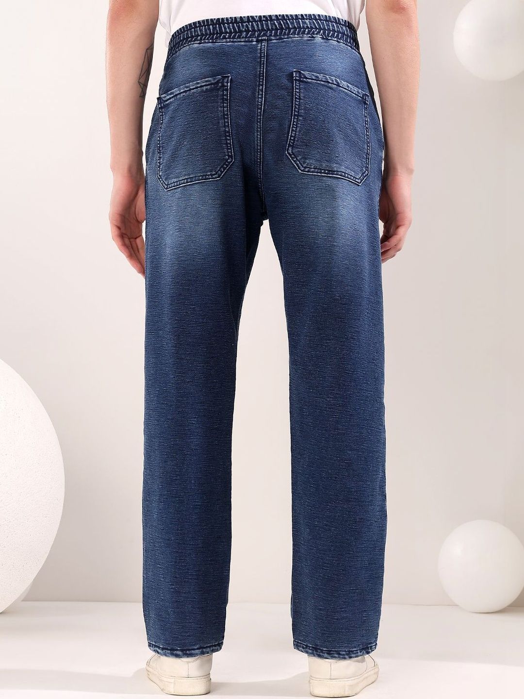 Men Regular Fit Mid-Rise Light Fade Jeans