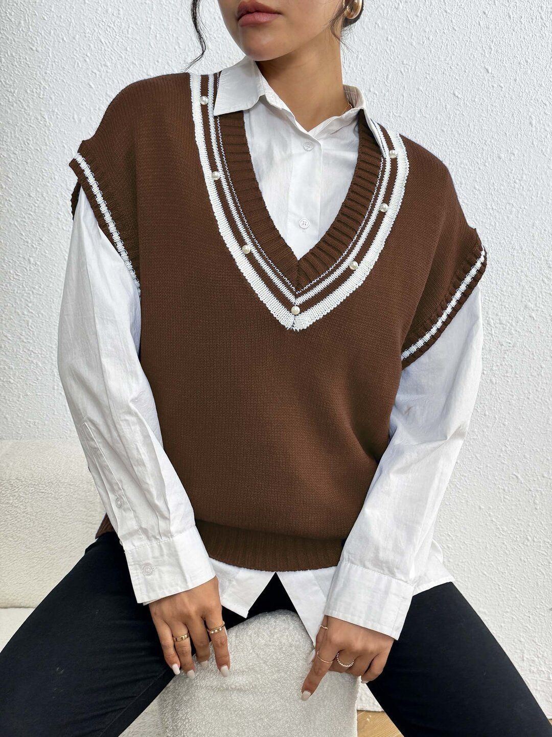 Women Colourblocked Sweater Vest with Embellished Detail