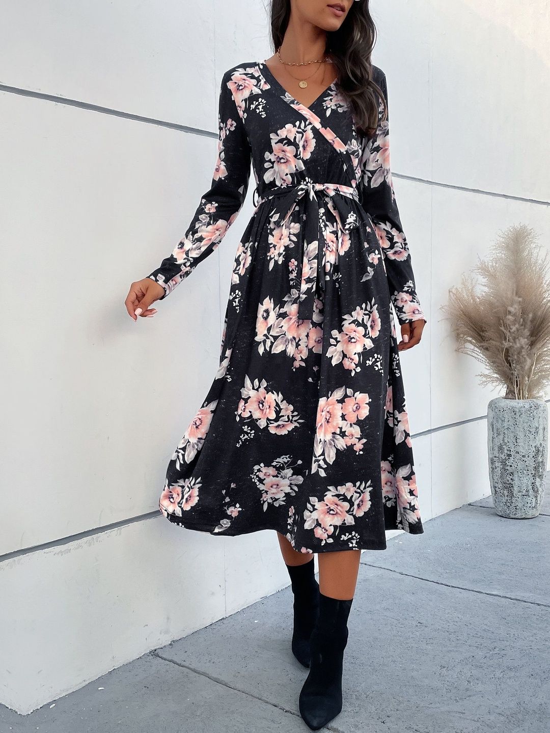Women's Black Floral Print Midi Dress Blend