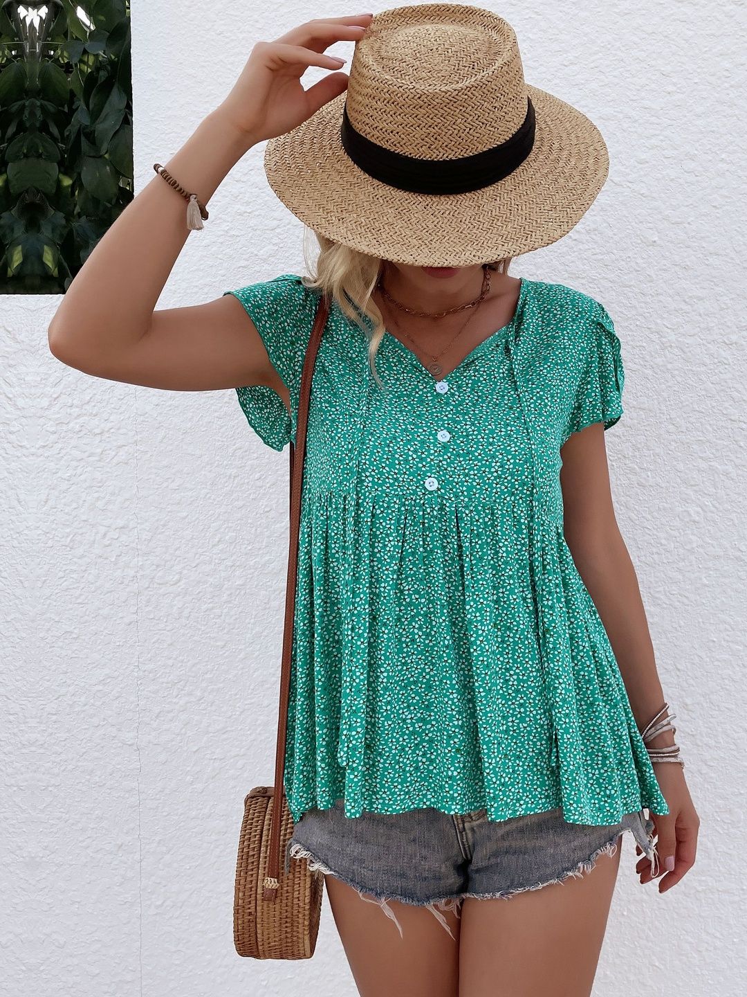 Floral Print Puff Sleeve Cotton Top in Green - Nowi Korean Fashion