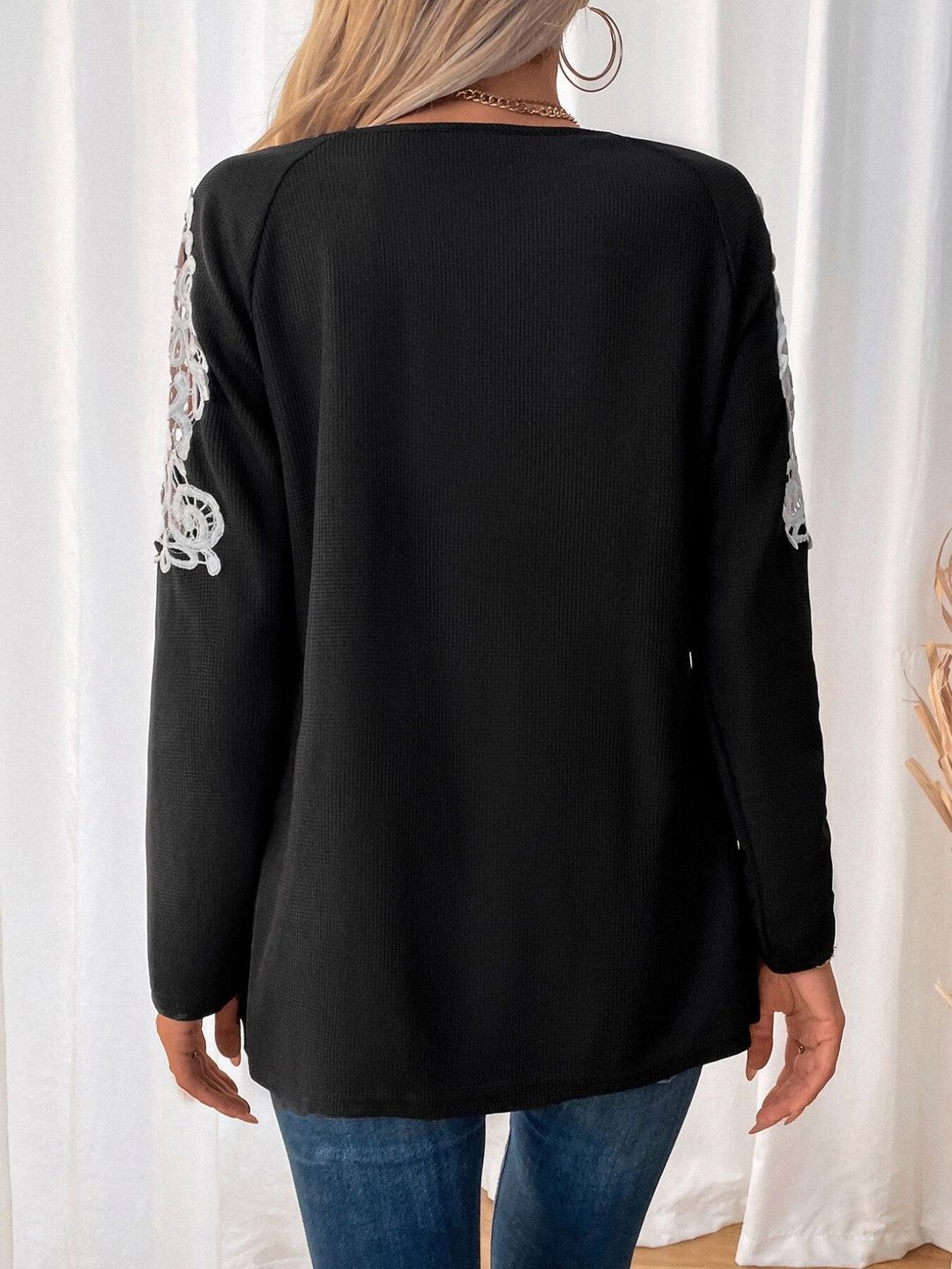 Women V-Neck Applique T-shirt