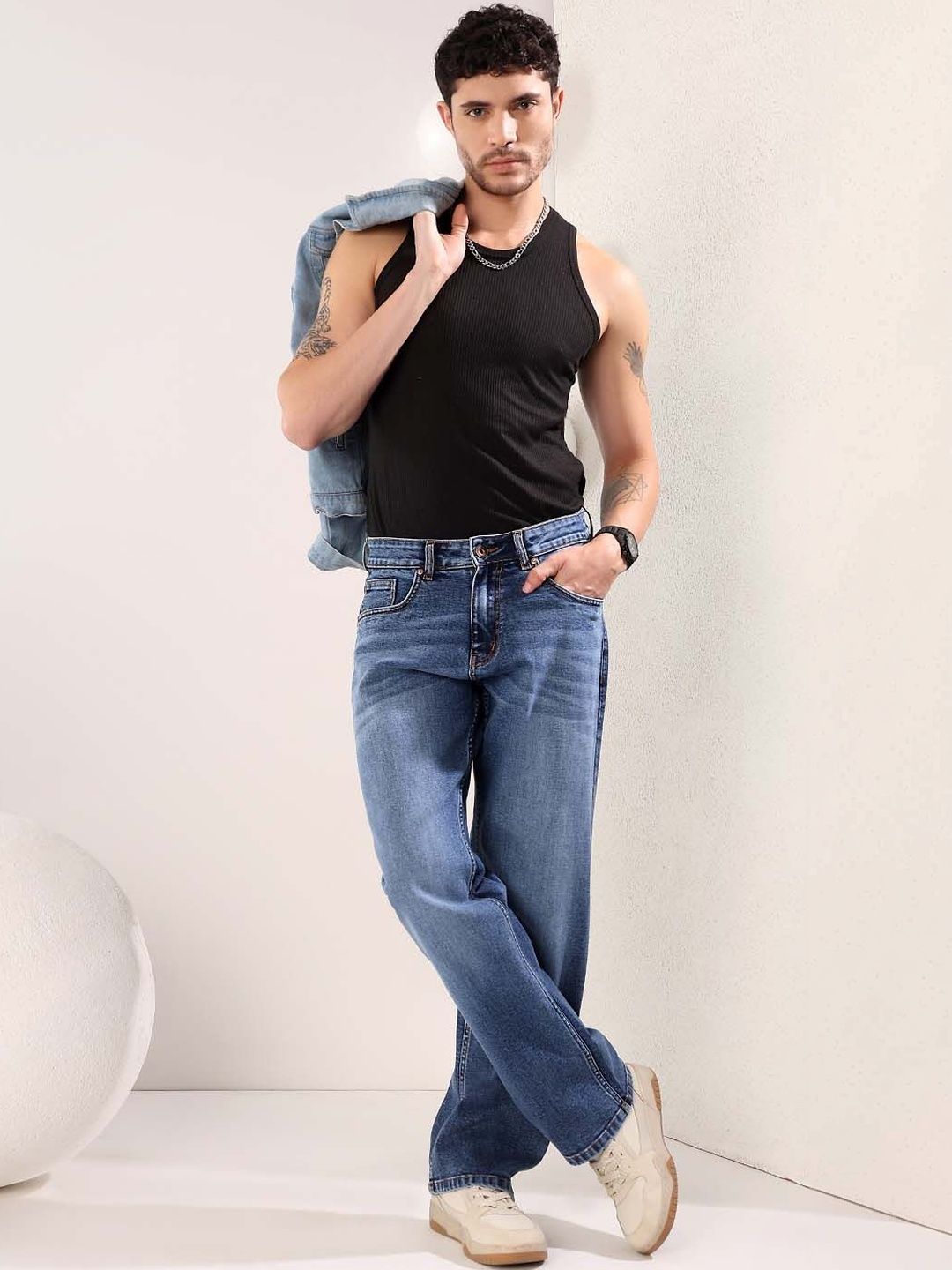Men Straight Fit Mid-Rise Light Fade Jeans