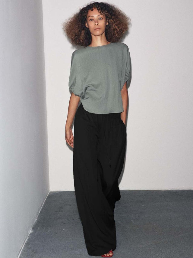 Trousers in Black lycra - Nowi Korean Fashion