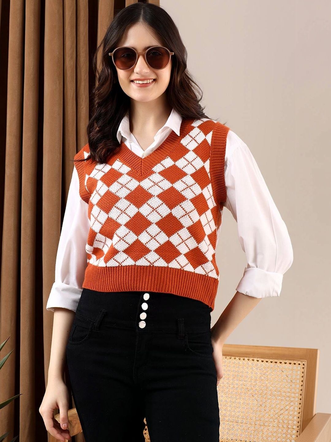 NOWI Women Argyle Colourblocked Woollen Crop Sweater Vest