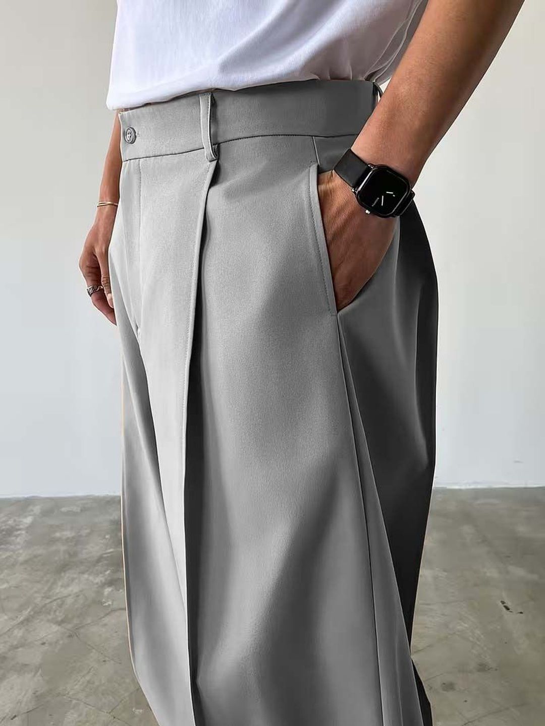 Men Wrinkle Free Pleated Trousers