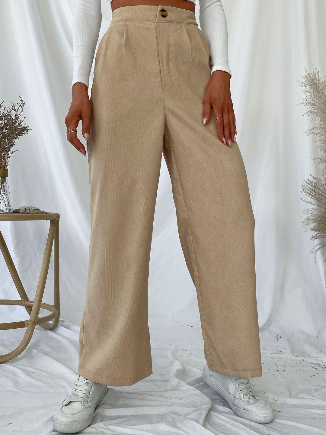 Women Loose Fit High-Rise Pleated Trousers