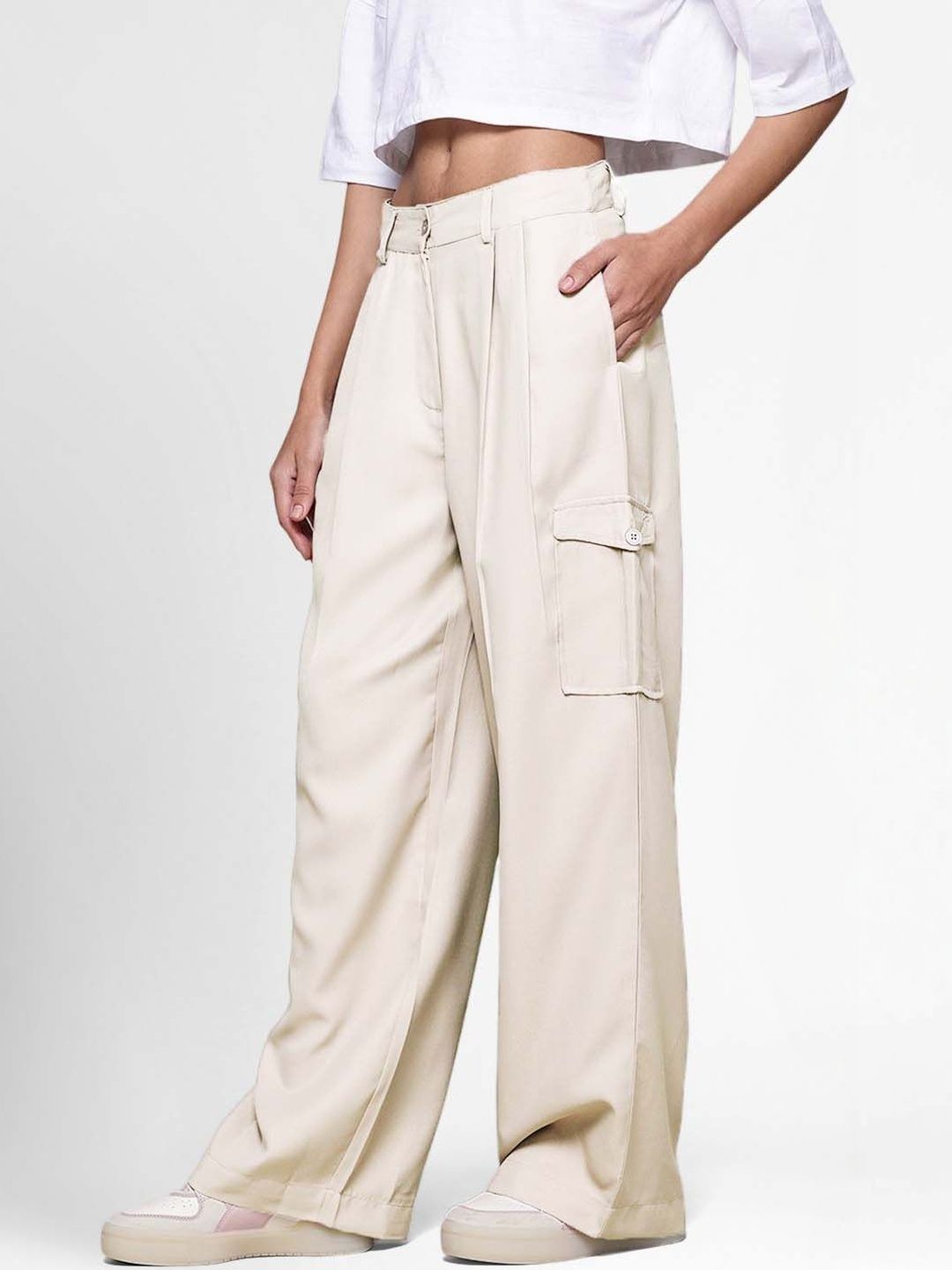 Women High-Rise Pleated Cargos Trousers