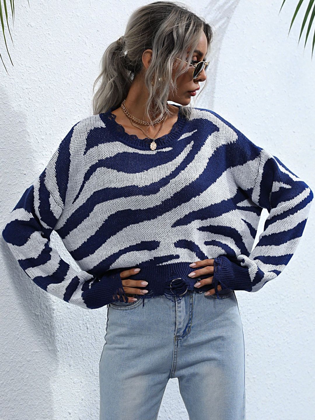 Women's Blue Animal Printed Crop Pullover