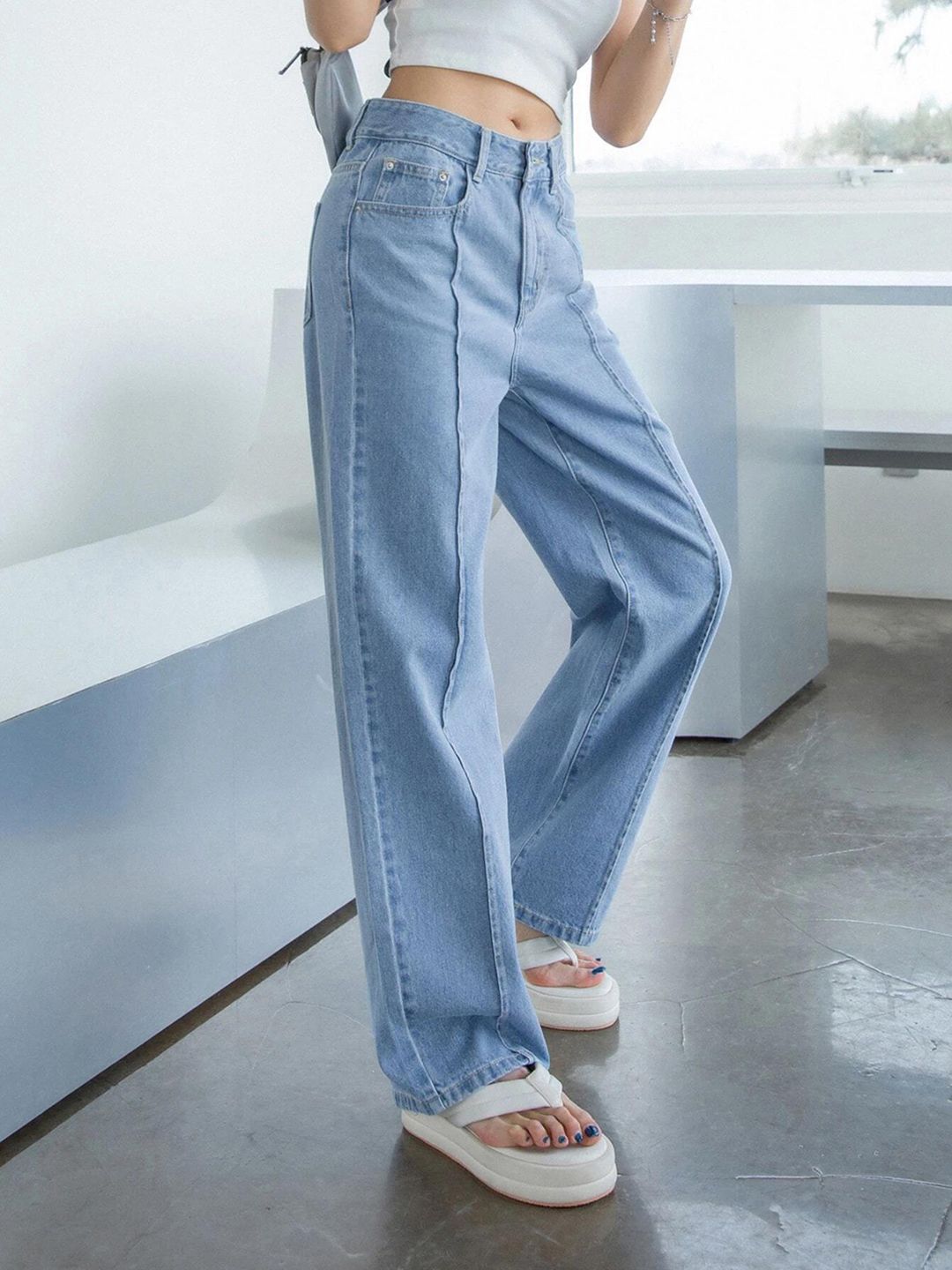 Women Straight Fit High-Rise Stretchable Jeans