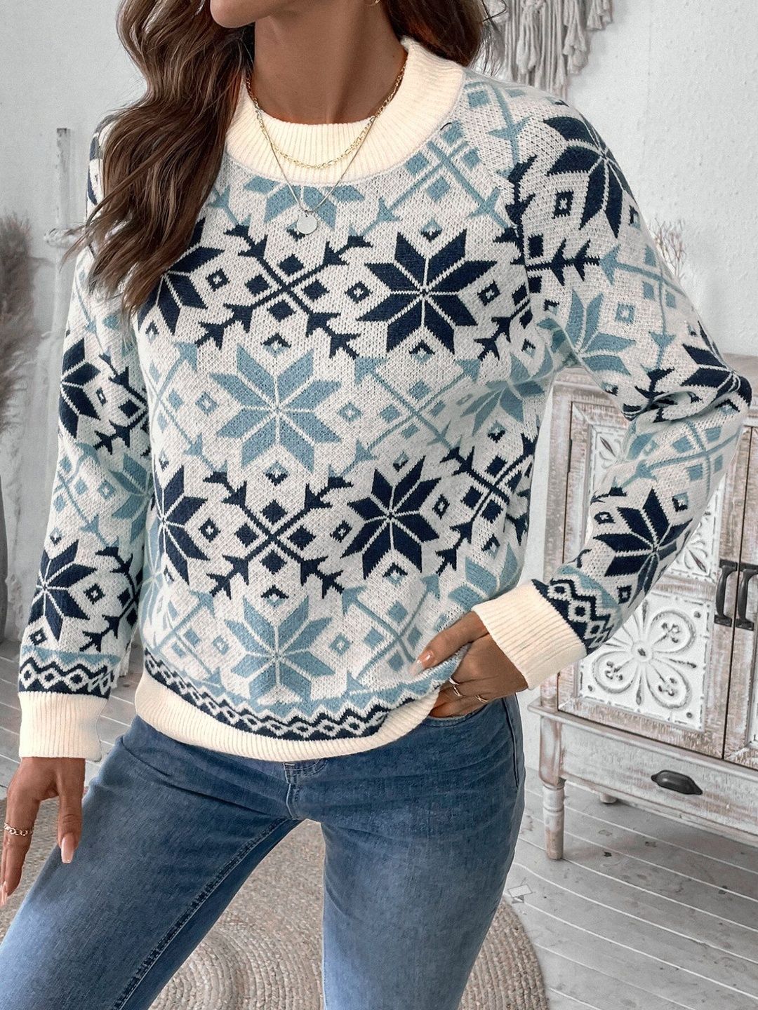 Women's White Printed Pullover Blend Regular Fit
