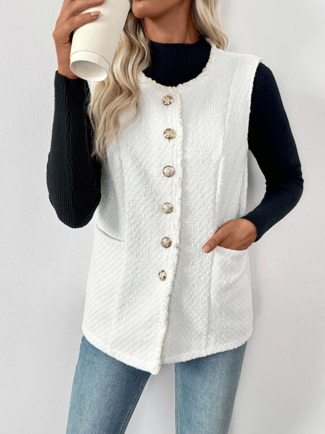 Sweater Vest in White - Nowi Korean Fashion