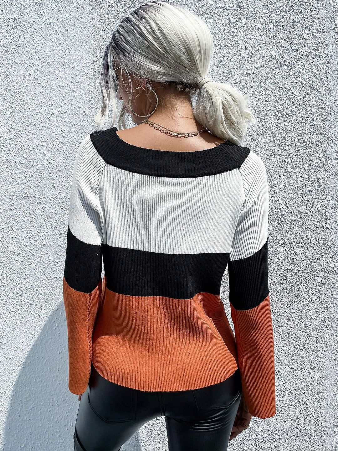 Women's White Colourblocked Pullover Blend Printed