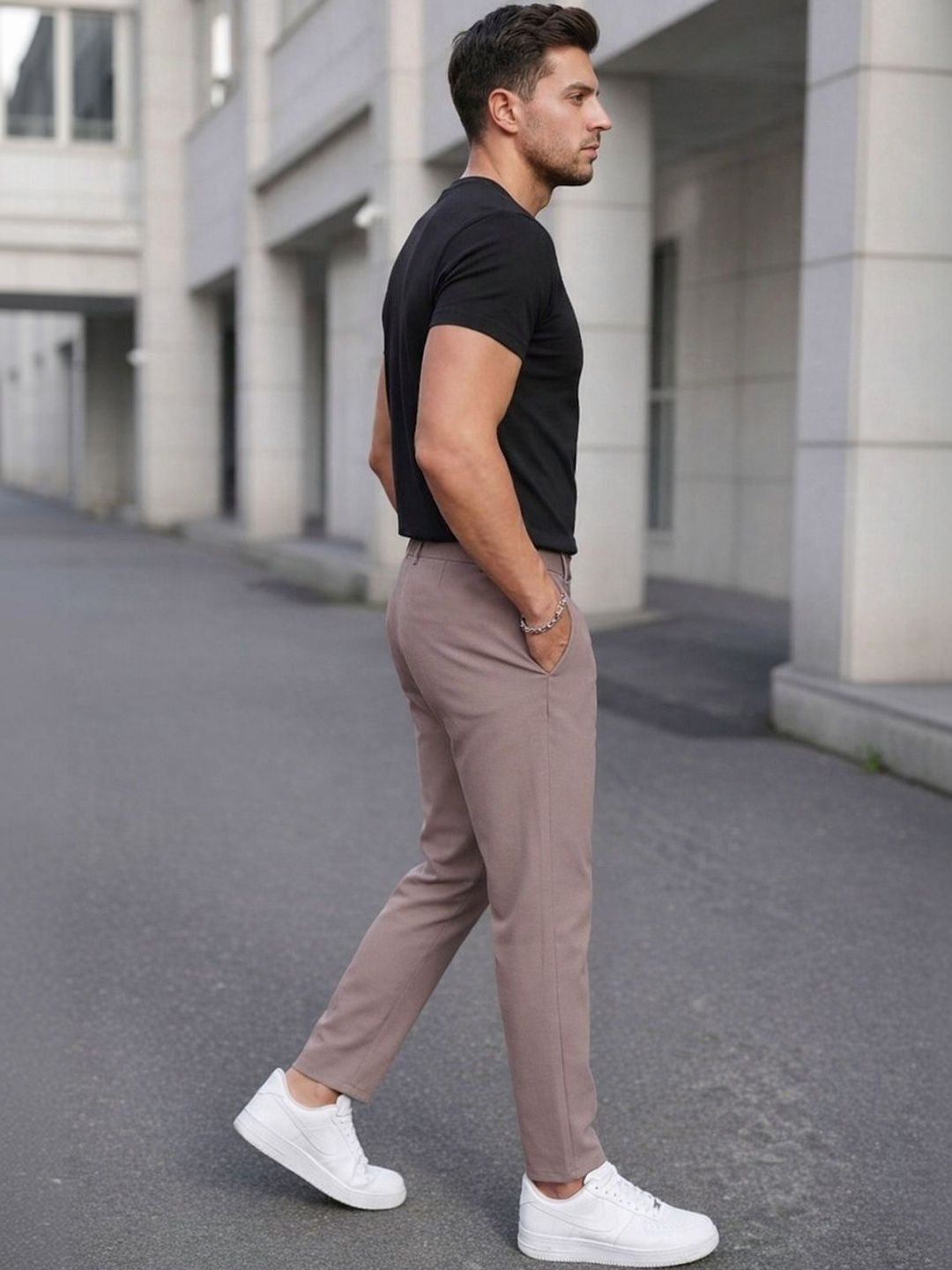 Men Solid Relaxed Regular Trousers
