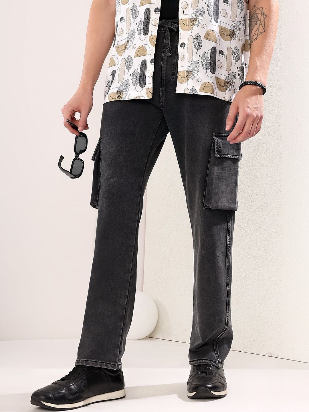 NOWI Men Jogger Mid-Rise Light Fade Stretchable Jeans