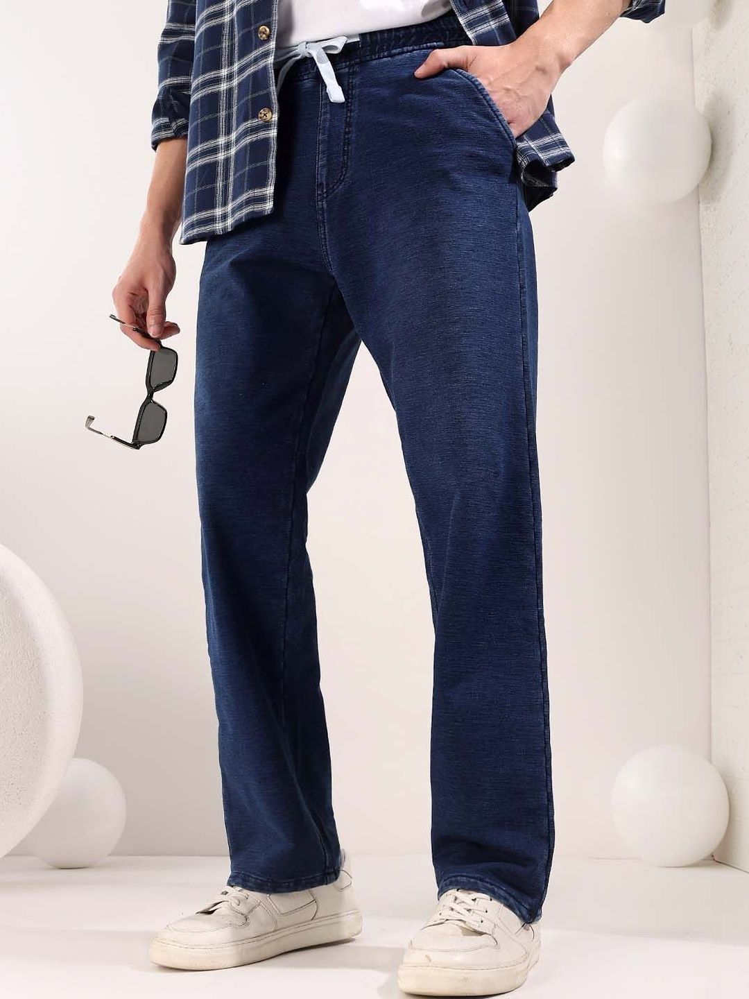 Straight Fit Mid-Rise Jeans in Blue cotton Style 977 - Nowi Korean Fashion