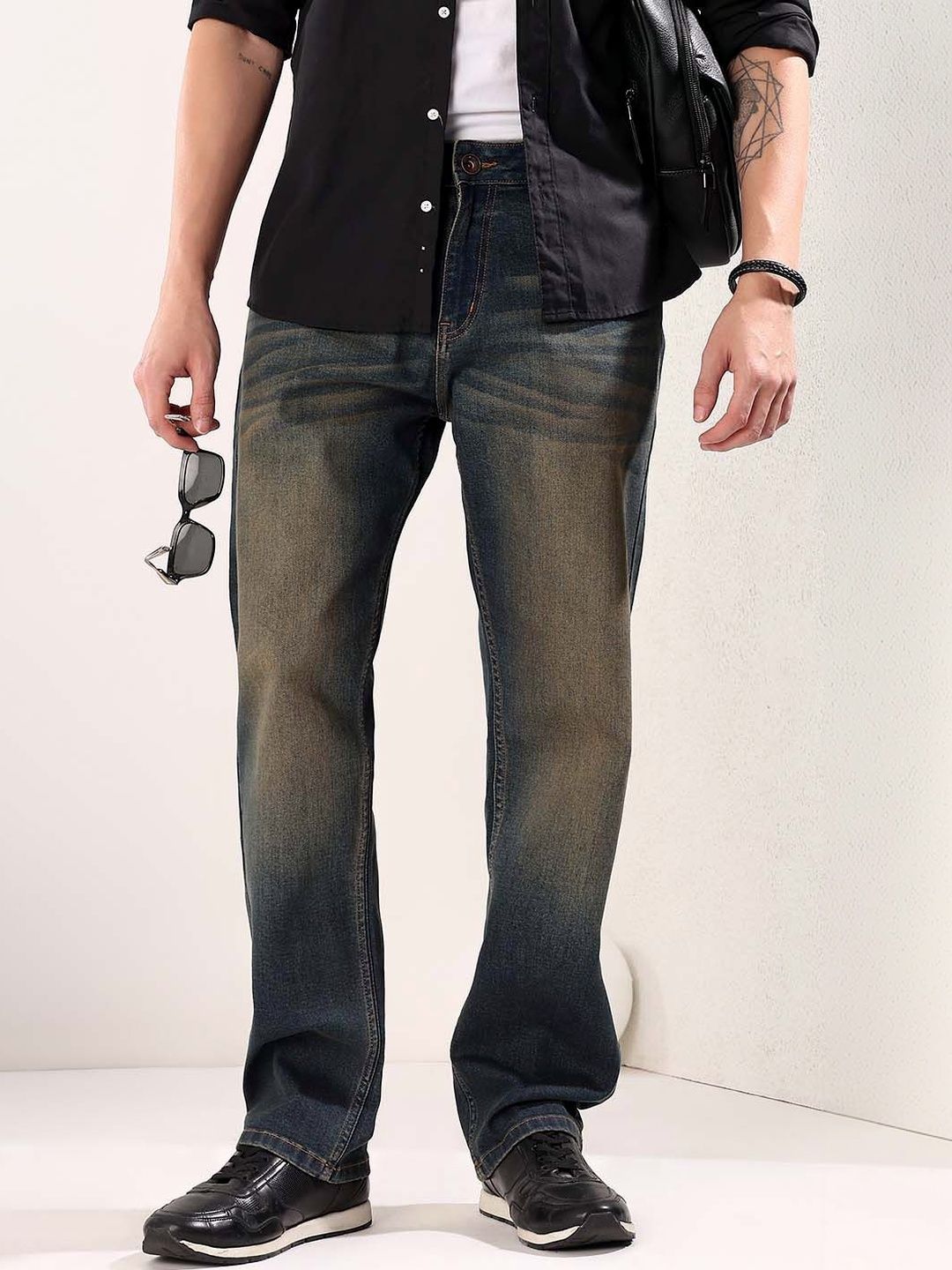 Straight Fit Mid-Rise Heavy Fade Jeans in Blue cotton Style 989 - Nowi Korean Fashion