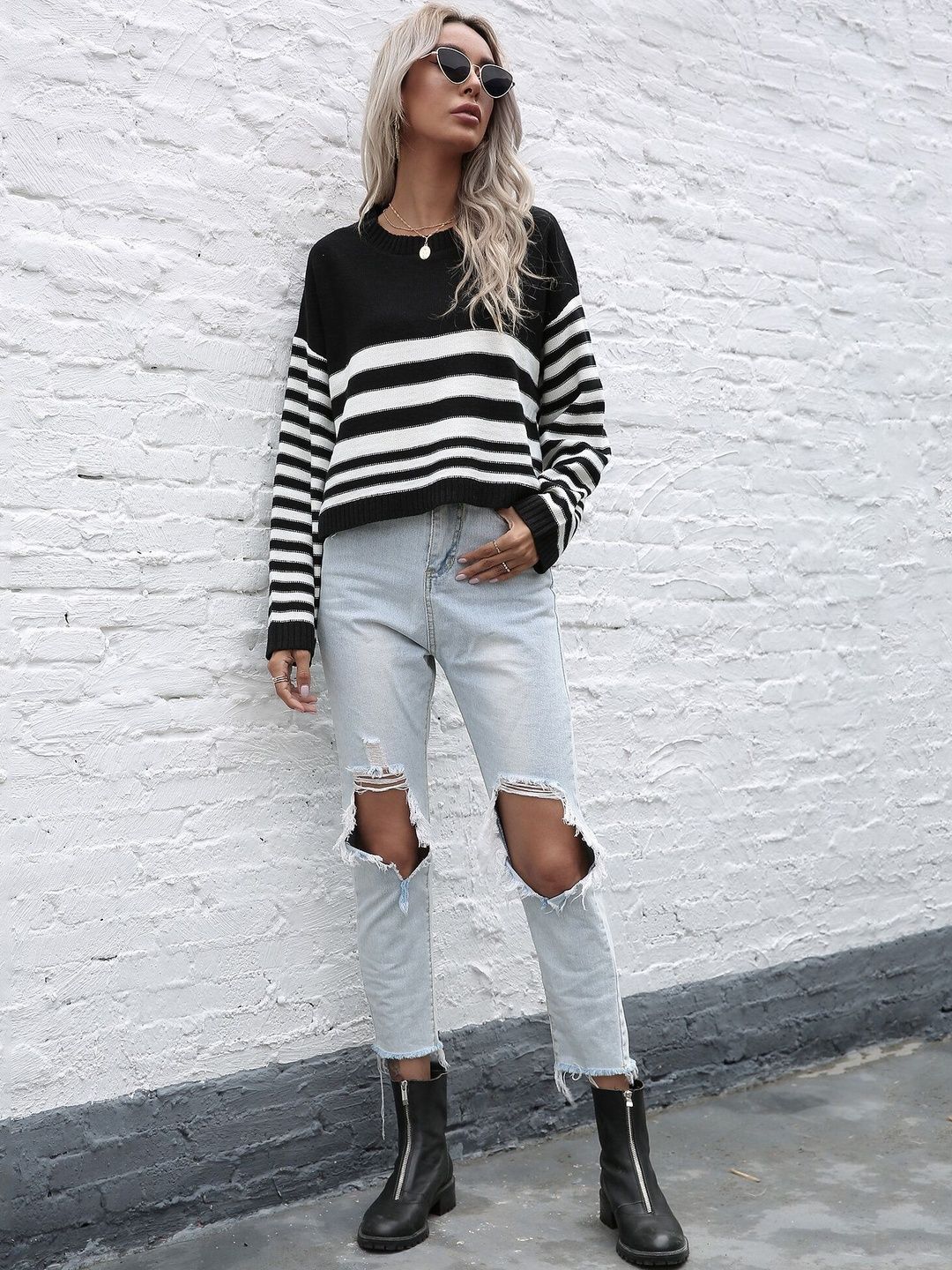 Women's Black Striped Crop Acrylic Pullover