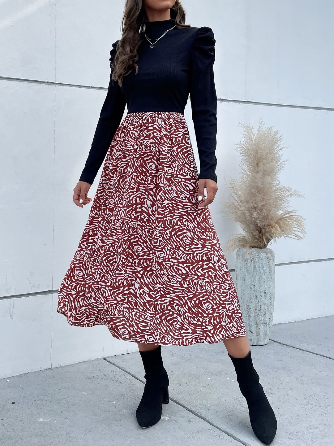 Women's Black Print Puff Sleeve A-Line Midi Dress