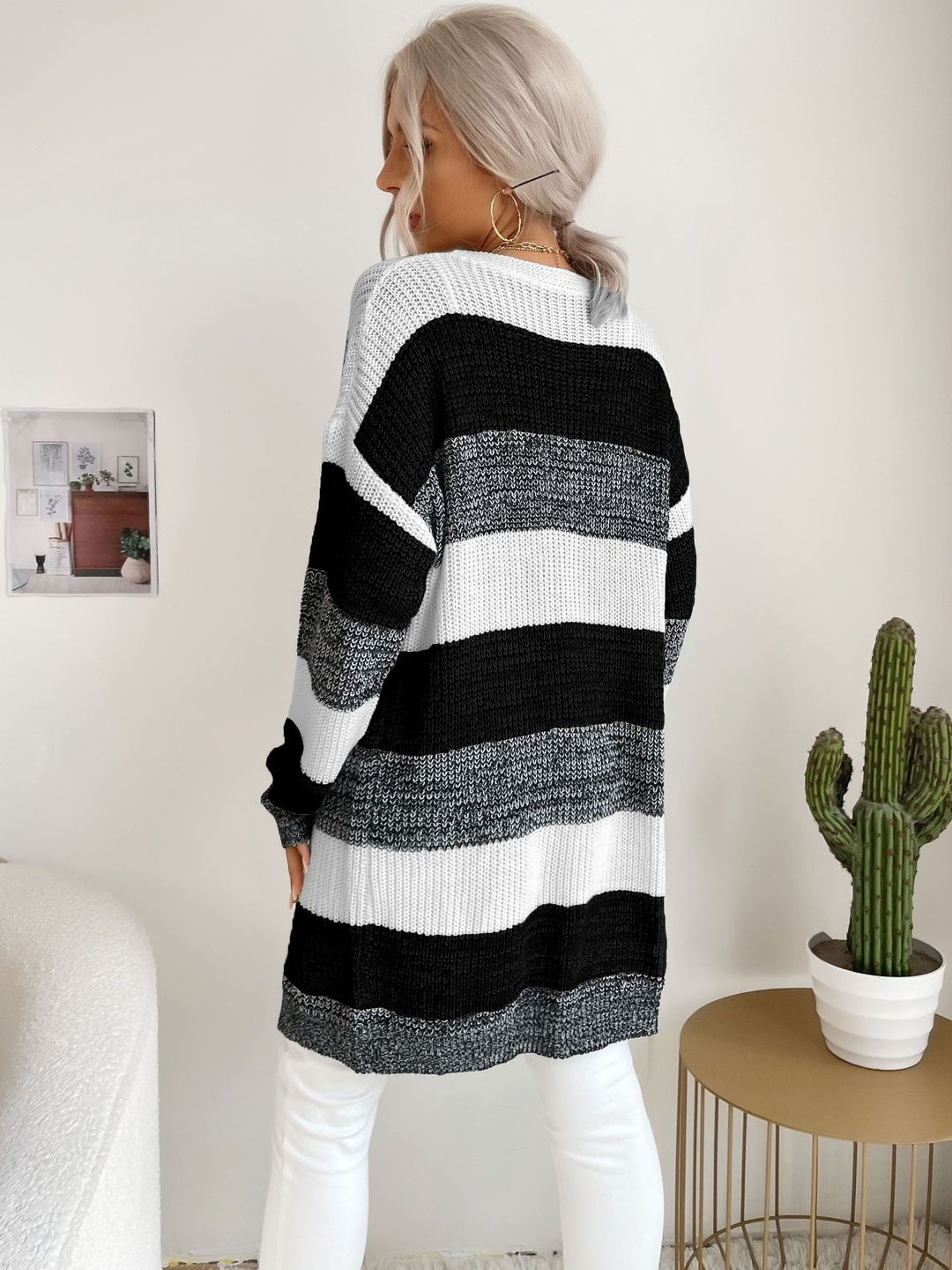 Women Colourblocked Woollen Cardigan