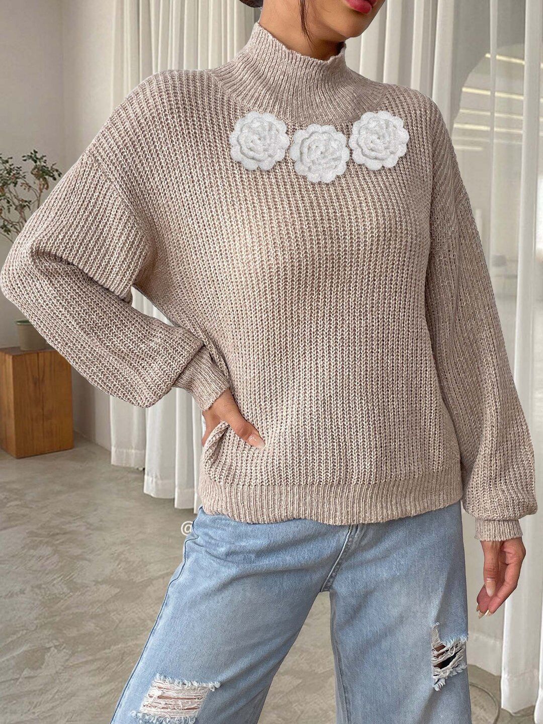 Women Ribbed Pullover with Applique Detail