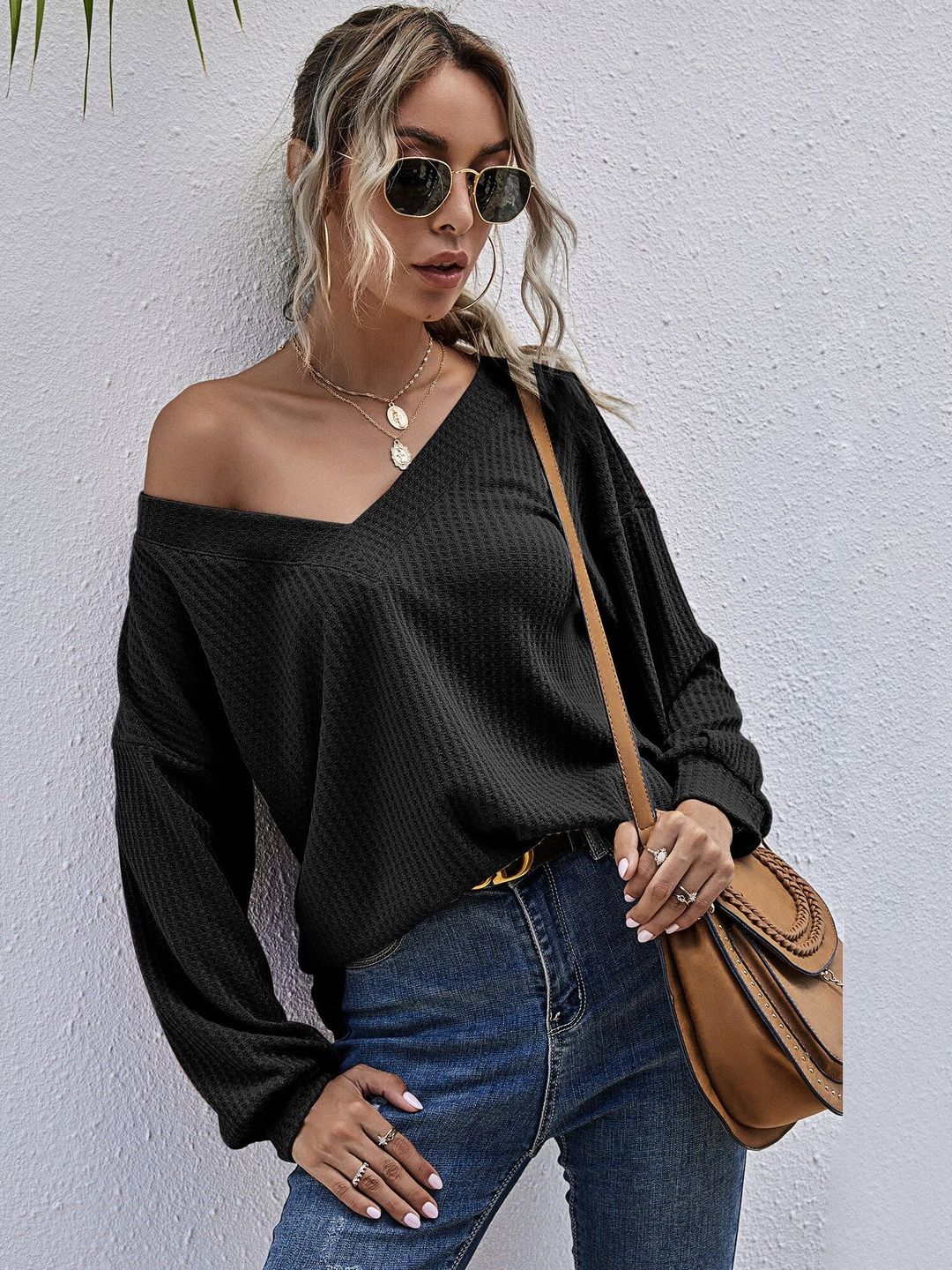 Women's Black Pullover Blend Printed Regular Fit