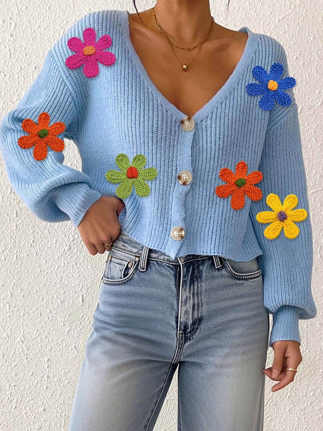 Women Colourblocked Ribbed Crop Cardigan with Applique Detail