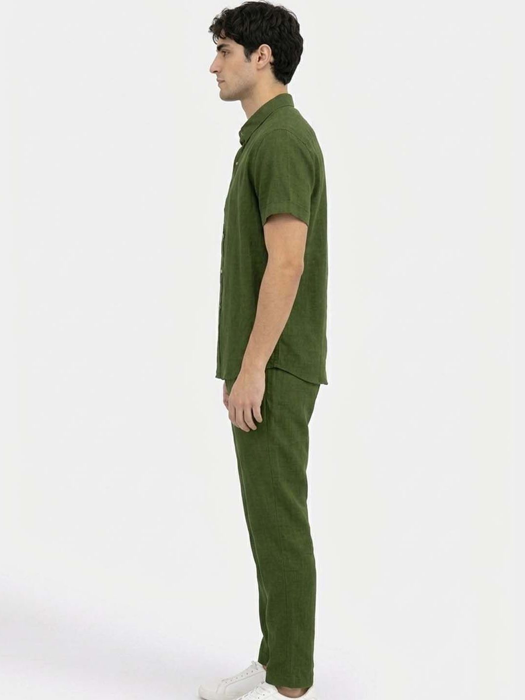 Men Cotton Blend Regular Fit Solid Casual Shirts