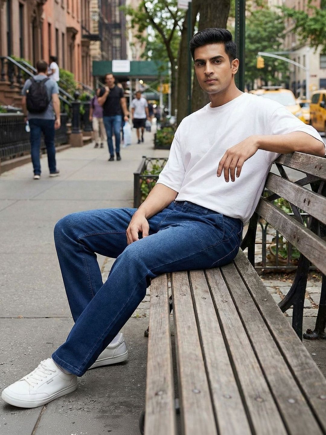 Men Straight Fit Low-Rise Light Fade Stretchable Jeans