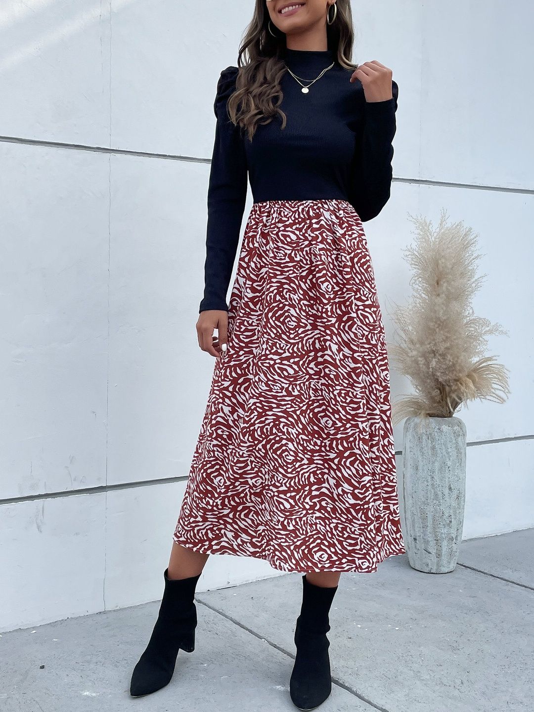 Women's Black Print Puff Sleeve A-Line Midi Dress