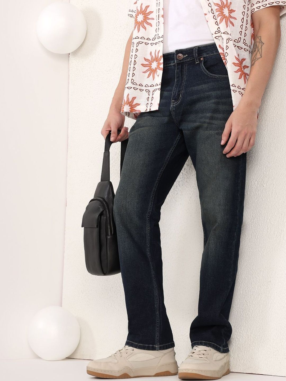 Men Regular Fit Mid-Rise Light Fade Jeans