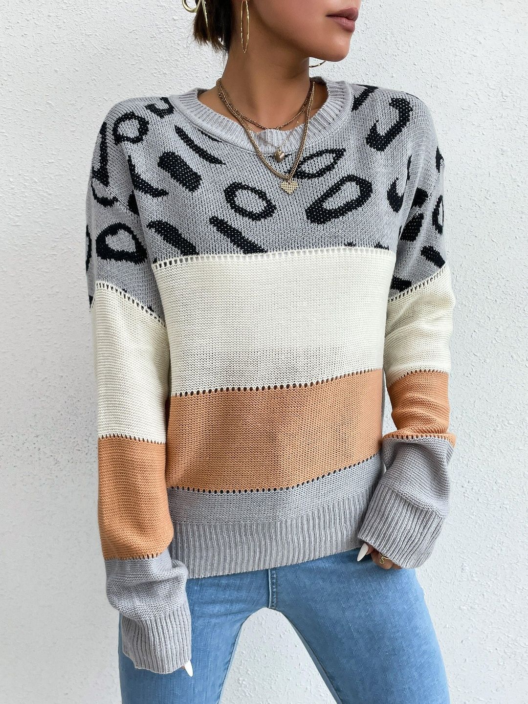 Women's Grey Animal Printed Pullover Blend Regular Fit