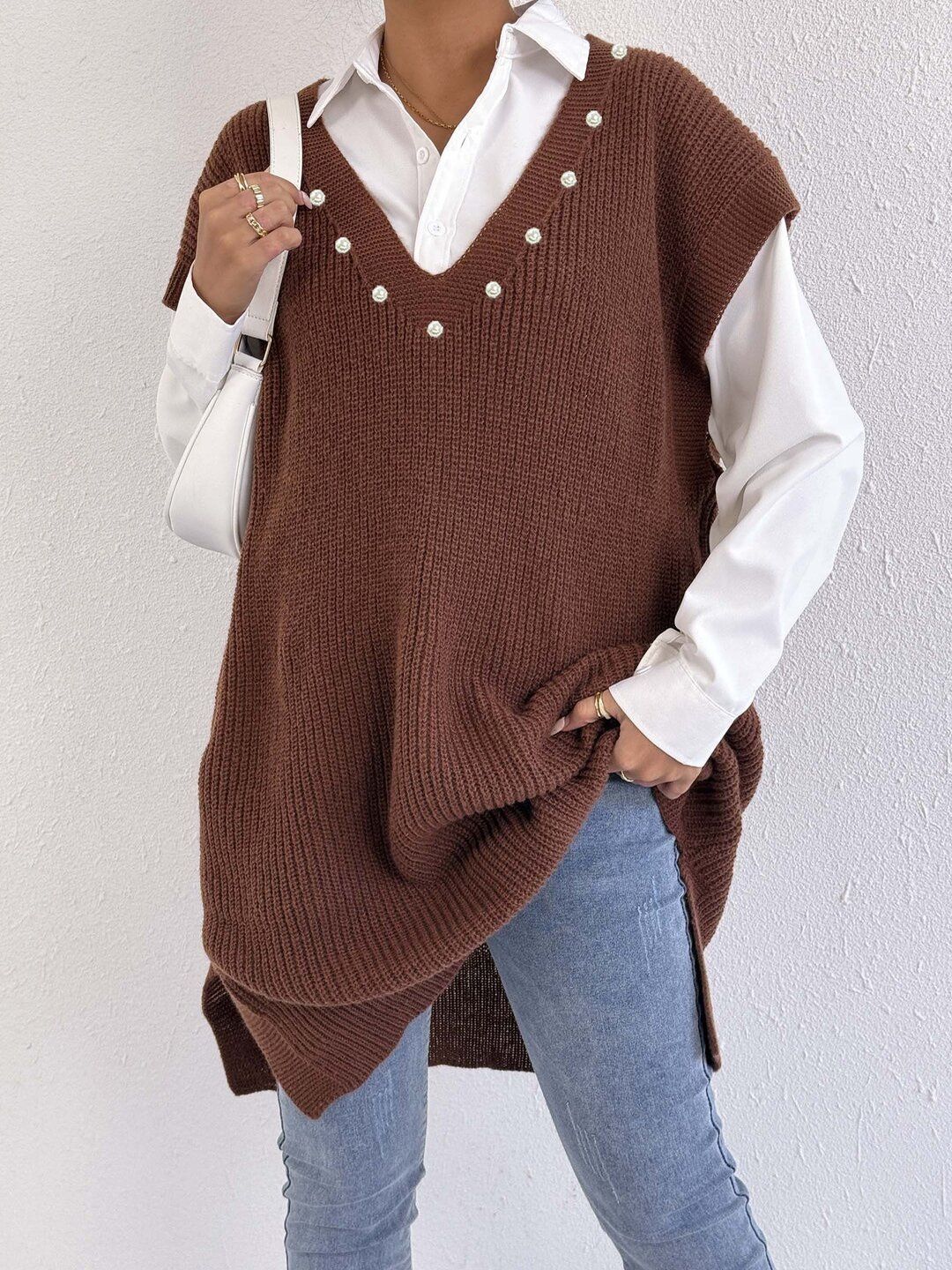 Women Ribbed Longline Sweater Vest with Embellished Detail
