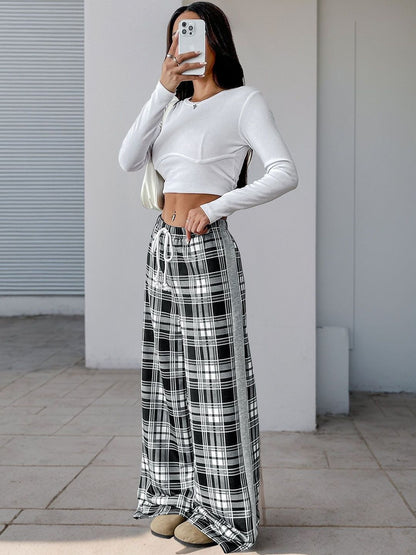 Checked Loose Fit Trousers in Black - Nowi Korean Fashion