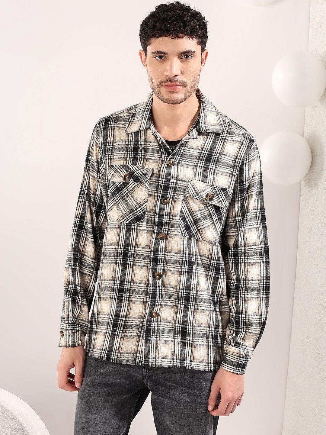 Printed Spread Collar Shackets
