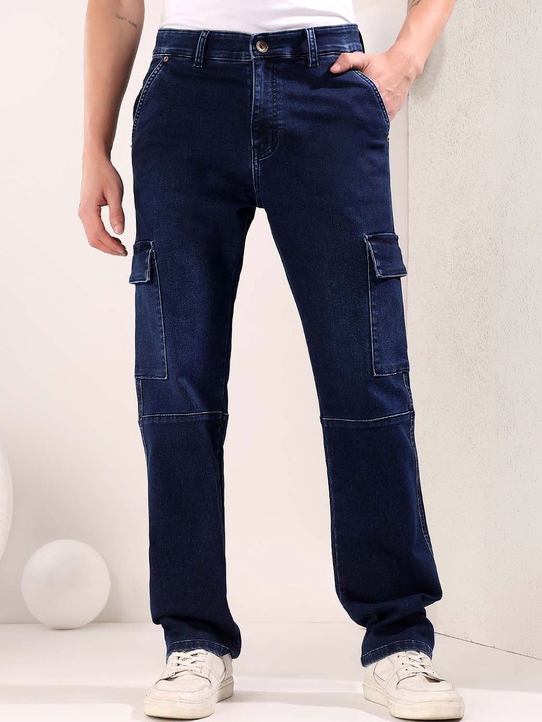 Men Straight Fit Mid-Rise Jeans