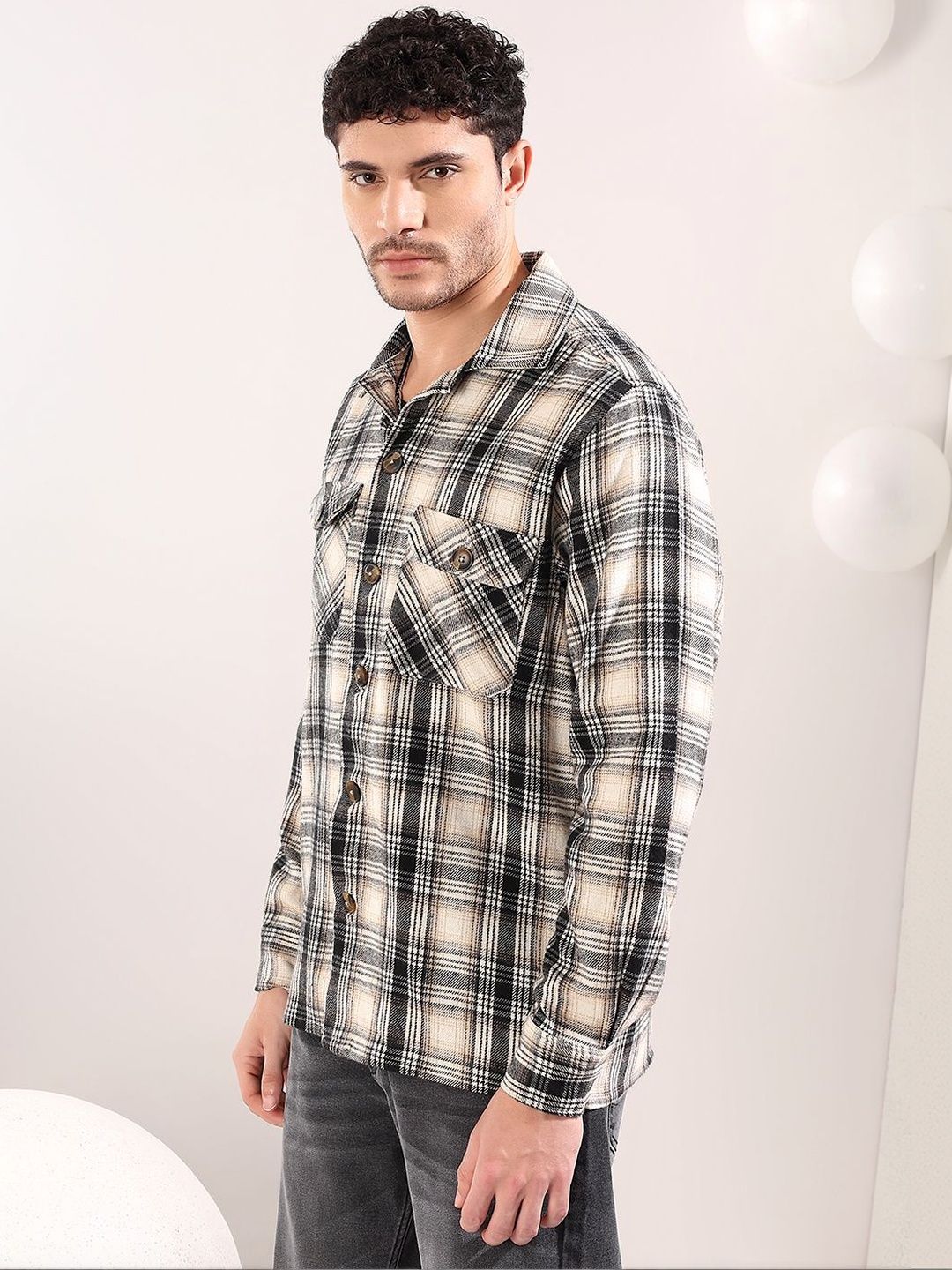 Printed Spread Collar Shackets