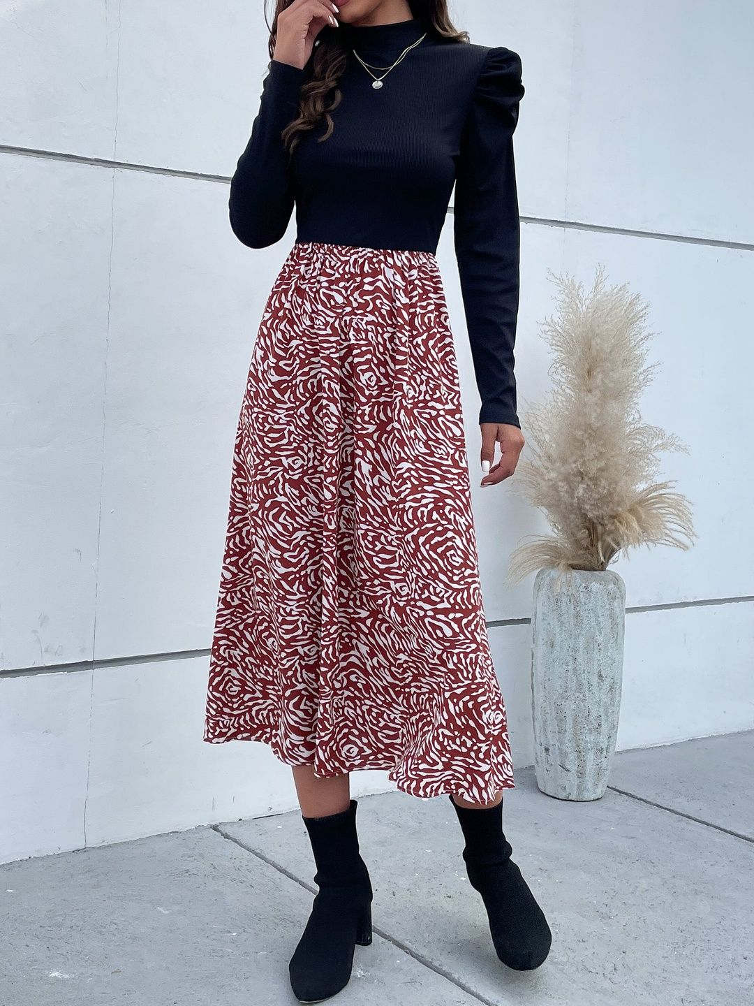 Women's Black Print Puff Sleeve A-Line Midi Dress