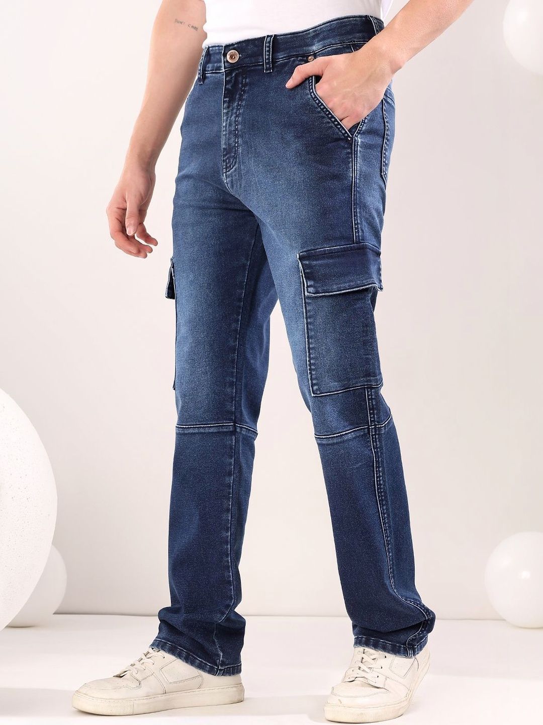 Men Regular Fit Mid-Rise Light Fade Jeans