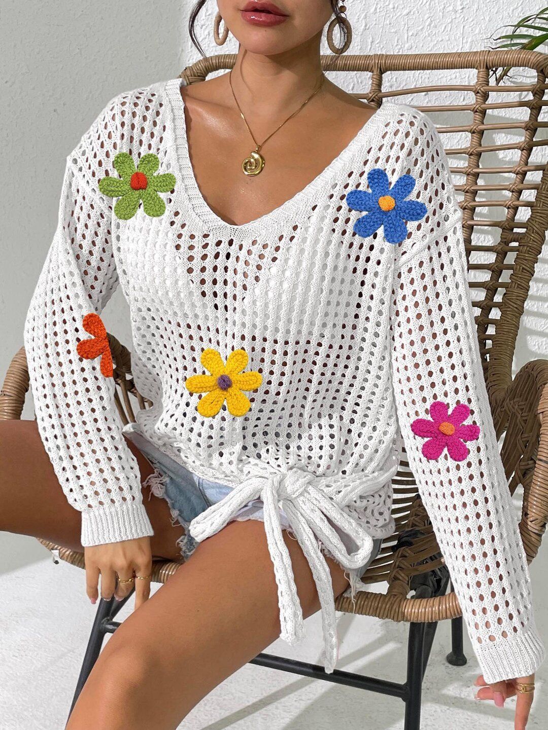 Women Colourblocked Pullover with Applique Detail