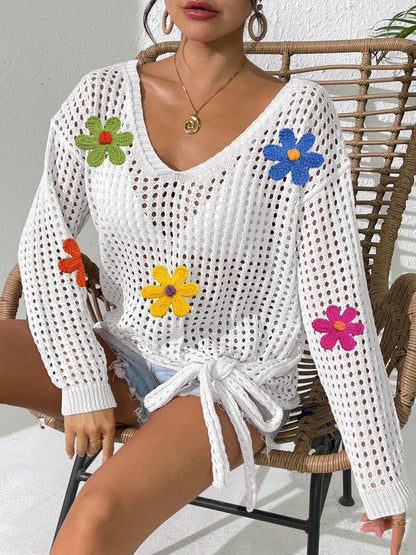 Women Colourblocked Pullover with Applique Detail